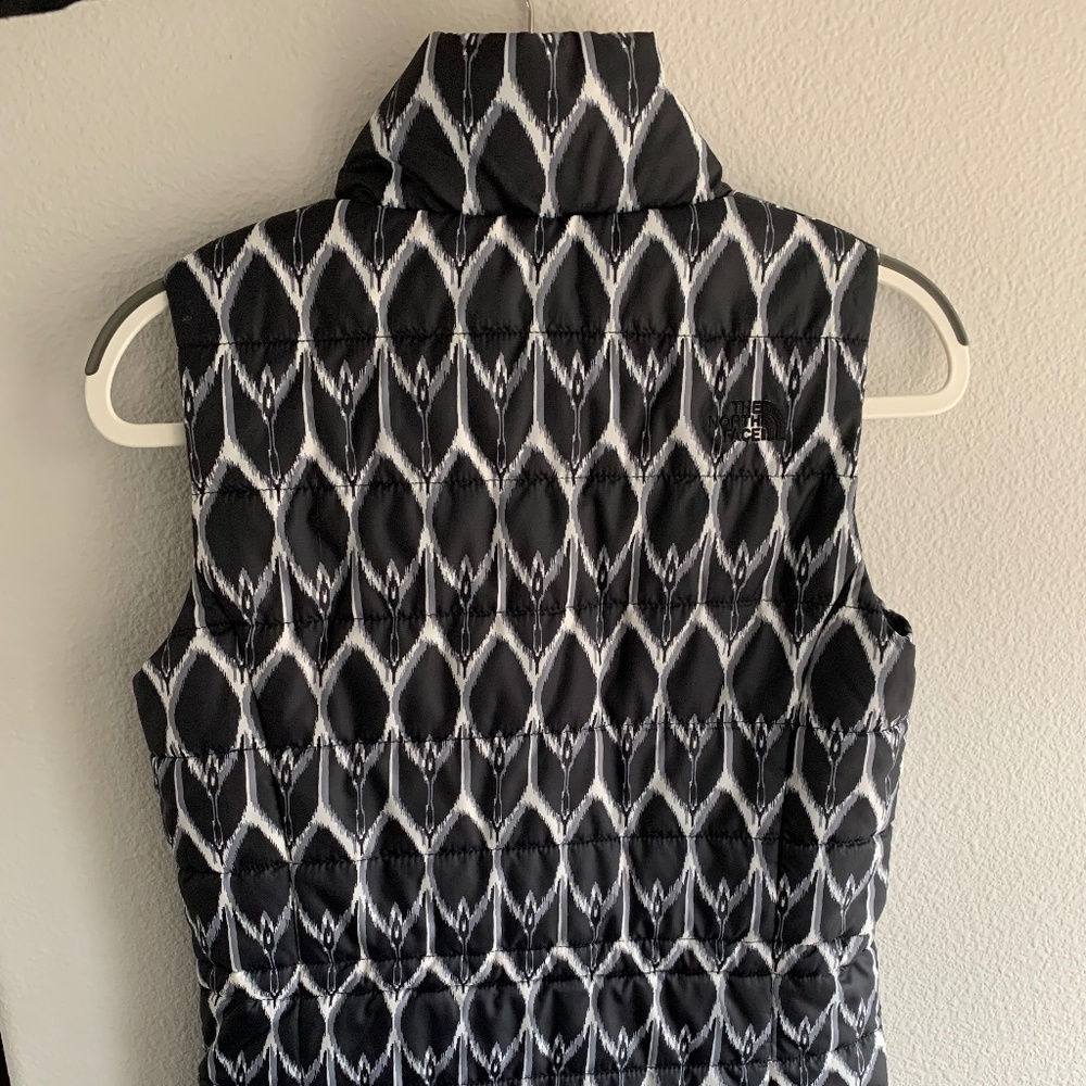 North Face patterned down vest EUC